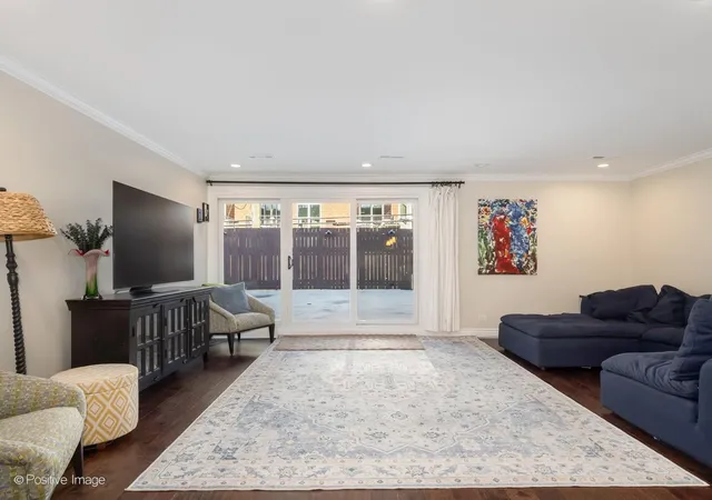 5th image of 1330 N Lasalle St, Chicago, IL 60610