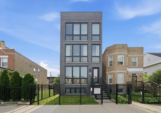 Homes for sale in Chicago, IL | 6606 S University Ave #2, Chicago, IL 60637 | MLS# 12687278