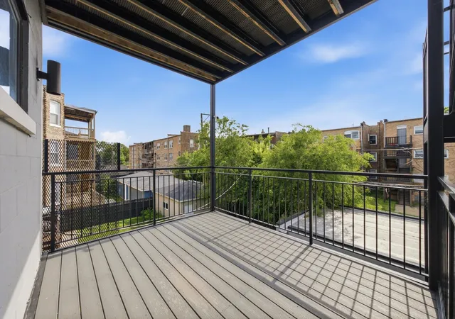 Homes for sale in Chicago, IL | 6606 S University Avenue, Chicago, IL 60637 | Houzeo