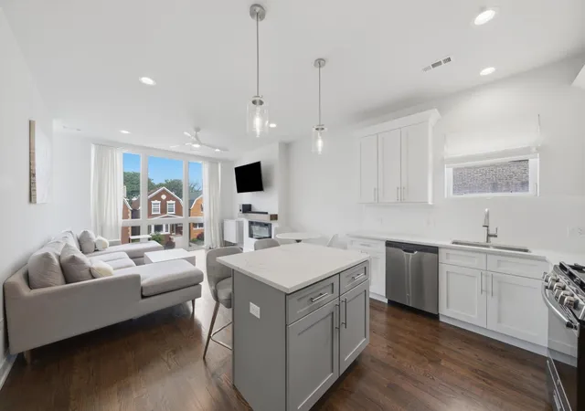 Homes for sale in Chicago, IL | 6606 S University Ave #2, Chicago, IL 60637 | MLS# 12687278