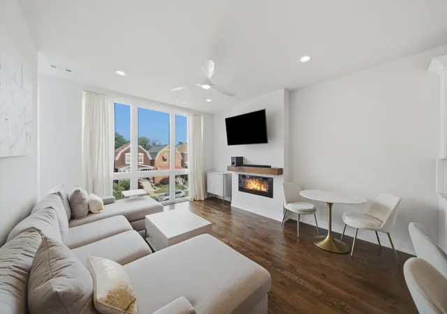 Homes for sale in Chicago, IL | 6606 S University Ave, Chicago, IL 60637