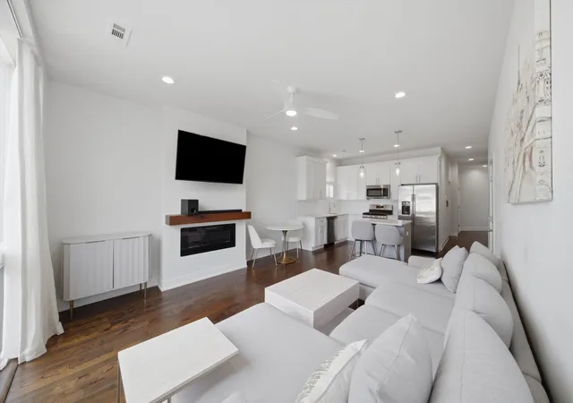 Homes for sale in Chicago, IL | 6606 S University Ave, Chicago, IL 60637