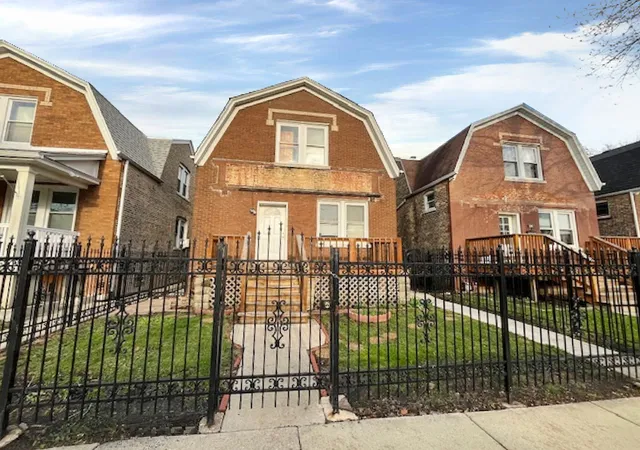 Homes for sale in Chicago, IL | 913 N Kedvale Ave, Chicago, IL 60651 | MLS# 12687315
