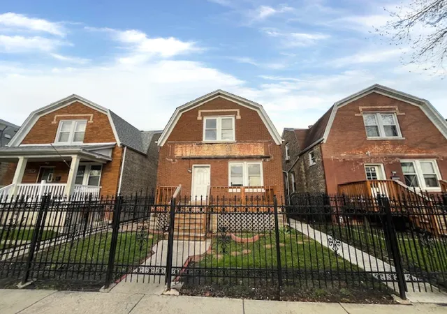 Homes for sale in Chicago, IL | 913 N Kedvale Ave, Chicago, IL 60651 | MLS# 12687315