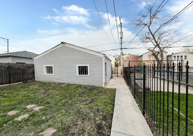 Homes for sale in Chicago, IL | 913 N Kedvale Ave, Chicago, IL 60651 | MLS# 12687315