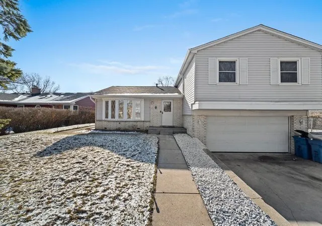 1st image of 2017 E Seneca Ln, Mount Prospect, IL 60056 | MLS# 12687335