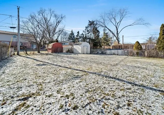 28th image of 2017 E Seneca Ln, Mount Prospect, IL 60056 | MLS# 12687335