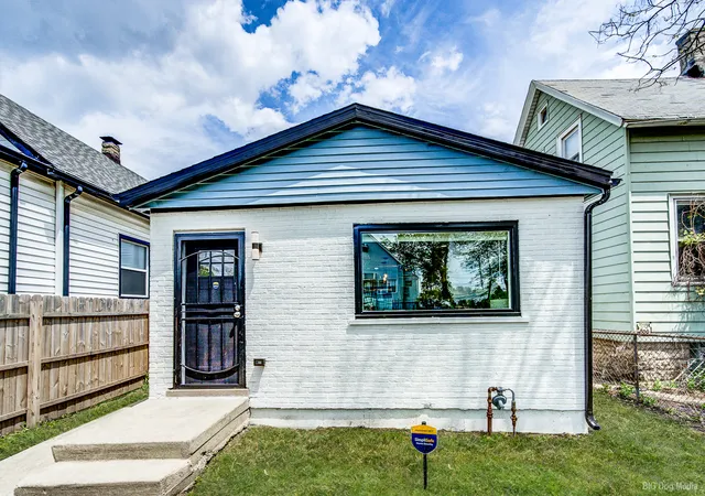 Homes for sale in Chicago, IL | 8541 S Givins Ct, Chicago, IL 60620 | MLS# 12687353