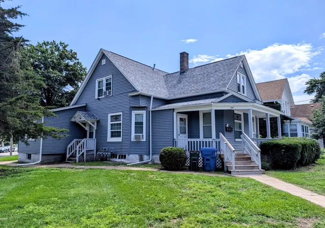 Photo 1 of House for sale at 207 S Pine St, Davenport, IA 52802 | MLS# 12687361 | Listing updated on 2026-09-02