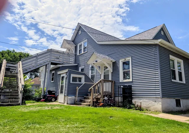 Photo 2 of House for sale at 207 S Pine St, Davenport, IA 52802 | MLS# 12687361 | Listing updated on 2026-09-02