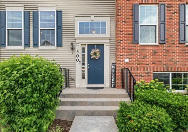 Homes for sale in Grayslake, IL | 300 Lionel Dr, Grayslake, IL 60030 | MLS# 12687383