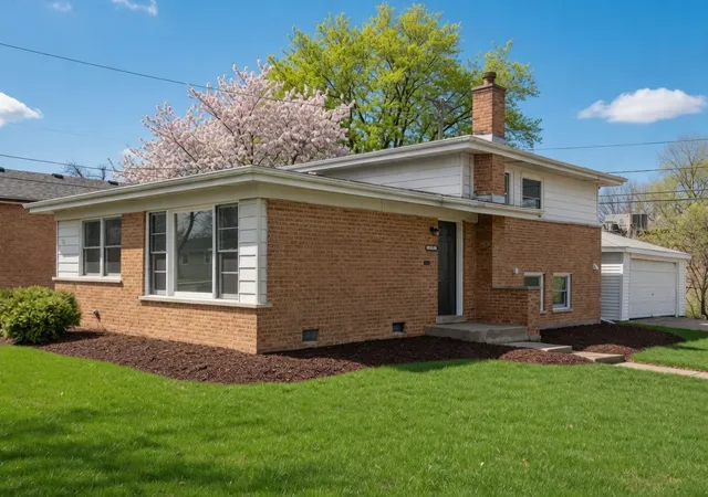 2nd image of 172 Strieff Ave, Chicago Heights, IL 60411 | MLS# 12687390