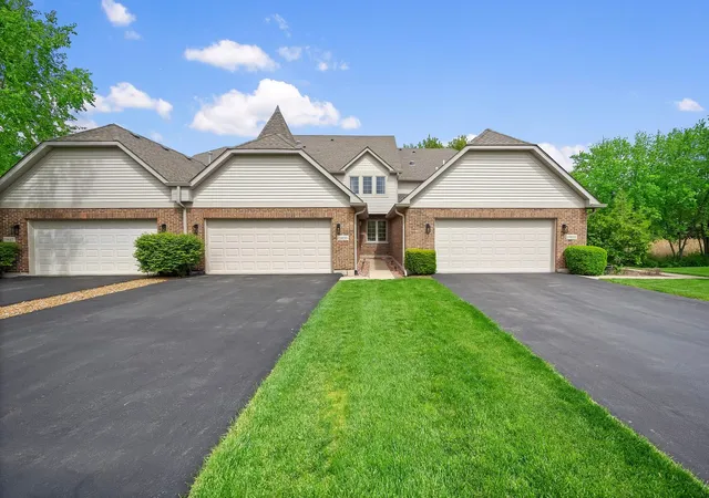 Homes for sale in Lemont, IL | 13839 Steepleview Ln, Lemont, IL 60439 | MLS# 12687392