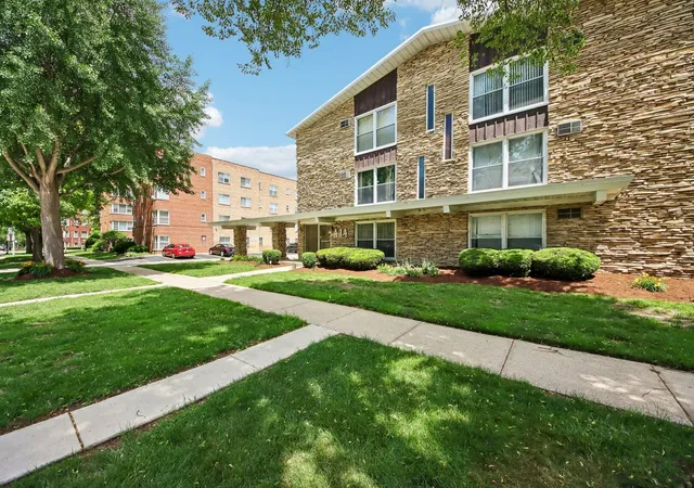 Homes for sale in Oak Park, IL | 414 S Scoville Ave #18, Oak Park, IL 60302 | MLS# 12687411