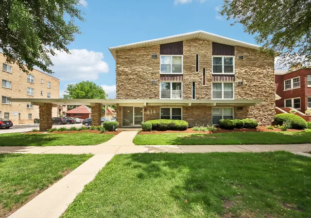 Homes for sale in Oak Park, IL | 414 S Scoville Avenue, Oak Park, IL 60302 | Houzeo