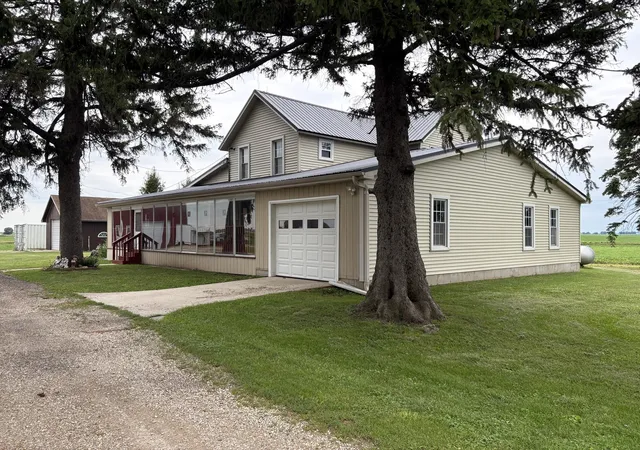 Homes for sale in Rochelle, IL | 2563 Gurler Rd, Rochelle, IL 61068 | MLS# 12687428