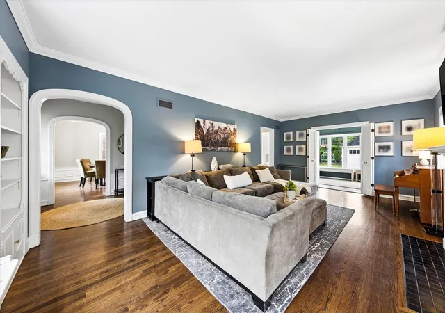 Homes for sale in Elmhurst, IL | 209 S Grace Ave, Elmhurst, IL 60126 | MLS# 12687476