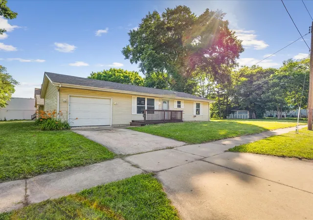 Homes for sale in Rockford, IL | 712 Cherry St, Rockford, IL 61101 | MLS# 12687503