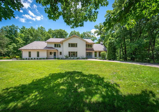 Homes for sale in Lake Forest, IL | 1221 Loch Ln, Lake Forest, IL 60045 | MLS# 12687506