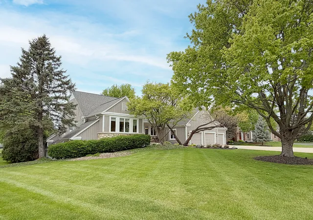 Homes for sale in Lake In The Hills, IL | 211 Ridge Ln, Lake In The Hills, IL 60156 | MLS# 12687512
