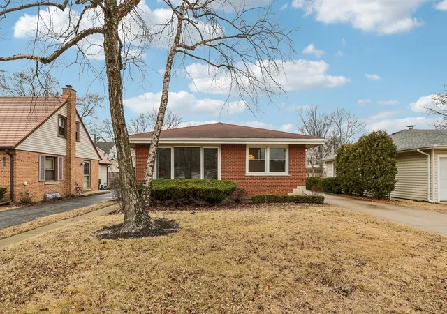 Homes for sale in Glenview, IL | 124 Harlem Ave, Glenview, IL 60025 | MLS# 12687530