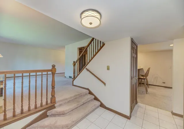 Homes for sale in Arlington Heights, IL | 910 W White Oak St, Arlington Heights, IL 60005 | MLS# 12687540
