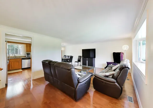 Homes for sale in Schaumburg, IL | 1113 W Weathersfield Wy, Schaumburg, IL 60193 | MLS# 12687541