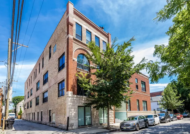Homes for sale in Chicago, IL | 2343 N Greenview Ave #211, Chicago, IL 60614 | MLS# 12687545