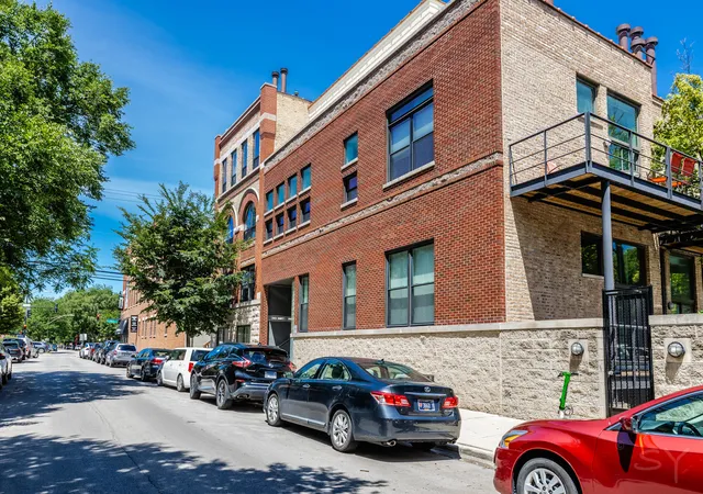 Homes for sale in Chicago, IL | 2343 N Greenview Ave #211, Chicago, IL 60614 | MLS# 12687545