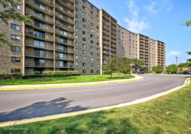 1st image of 6340 Americana Dr #310, Willowbrook, IL 60527 | MLS# 12687557