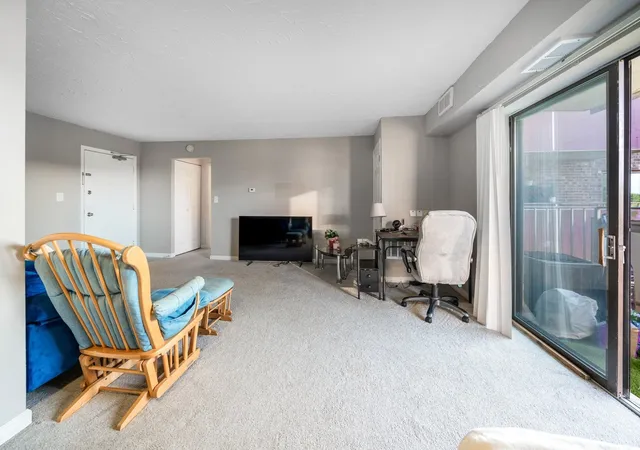 Homes for sale in Schaumburg, IL | 1460 Fairlane Dr #307, Schaumburg, IL 60193 | MLS# 12687586