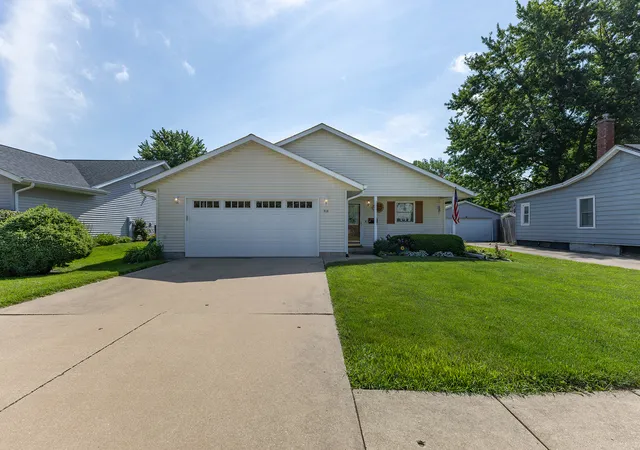 Homes for sale in Geneseo, IL | 518 N Russell Ave, Geneseo, IL 61254 | MLS# 12687596