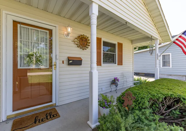 Homes for sale in Geneseo, IL | 518 N Russell Ave, Geneseo, IL 61254 | MLS# 12687596