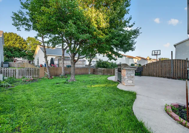 Listing Photo 2 - Condo for sale in building located at 1434 Levato Ln, Minooka, IL 60447