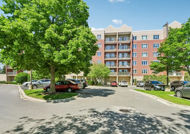 2nd image of 7450 N Lincoln Ave #204, Skokie, IL 60076 | MLS# 12687609