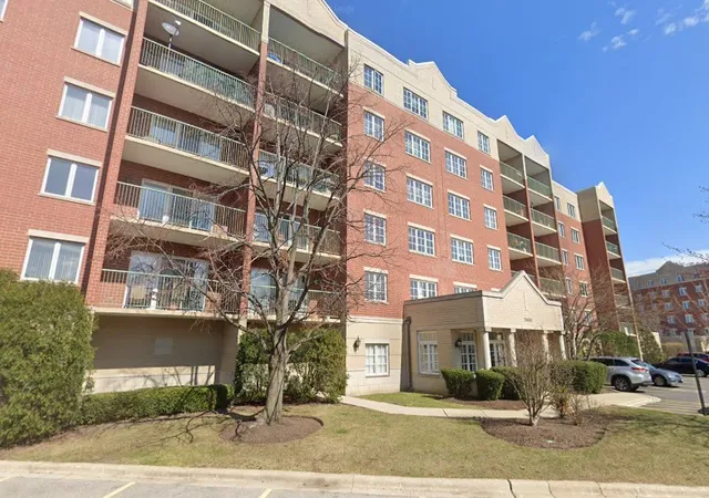 3rd image of 7450 N Lincoln Ave #204, Skokie, IL 60076 | MLS# 12687609