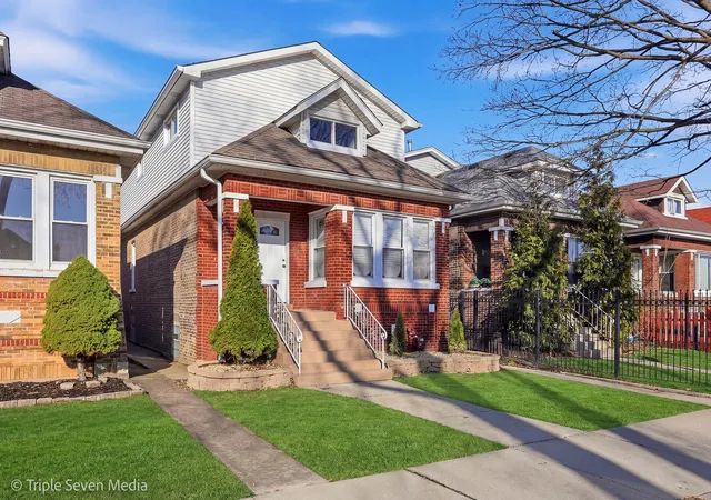 Homes for sale in Chicago, IL | 7520 S Carpenter St, Chicago, IL 60620 | MLS# 12687612