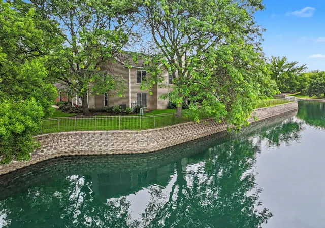 Homes for sale in Arlington Heights, IL | 1953 N Coldspring Rd, Arlington Heights, IL 60004 | MLS# 12687628