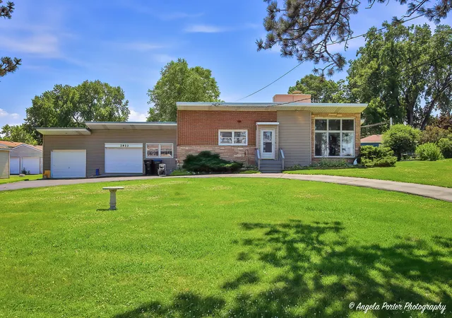 1st image of 2923 Shorewood Dr, Mc Henry, IL 60050 | MLS# 12687637