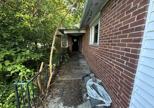 4th image of 930 Vandalia Rd, Louisville, IL 62858 | MLS# 12687666