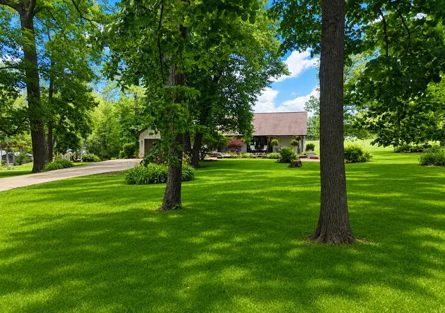 Photo 2 of Single family home for sale at 2579 W Fairgrounds Rd, Freeport, IL 61032 | MLS# 12687672 | Listing updated on 2026-07-26