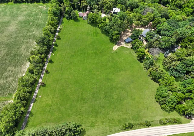 Photo 4 of Single family home for sale at 2579 W Fairgrounds Rd, Freeport, IL 61032 | MLS# 12687672 | Listing updated on 2026-07-26