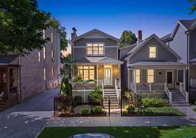 Homes for sale in Chicago, IL | 1815 W School St, Chicago, IL 60657 | MLS# 12687683