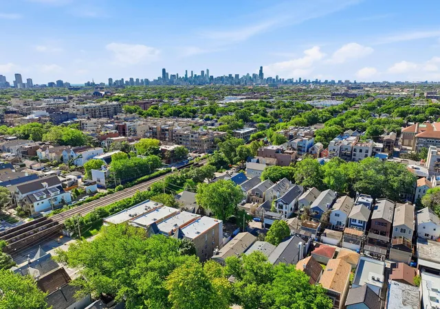 Homes for sale in Chicago, IL | 1815 W School St, Chicago, IL 60657 | MLS# 12687683