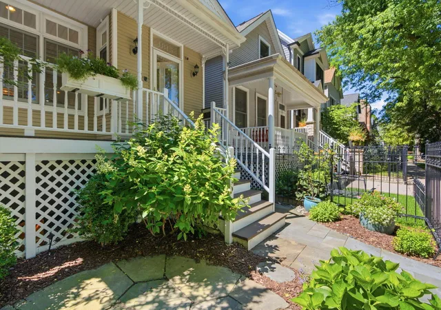 Homes for sale in Chicago, IL | 1815 W School St, Chicago, IL 60657 | MLS# 12687683