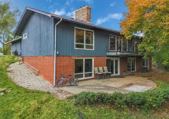 Photo 4 of Single family home for sale at 7822 N Pillow Hl Rd, Spring Grove, IL 60081 | MLS# 12687690 | Listing updated on 2026-06-24