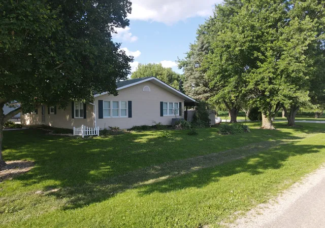 Homes for sale in Toledo, IL | 1377 N County Road 750 Road, Toledo, IL 62468 | MLS# 12687696