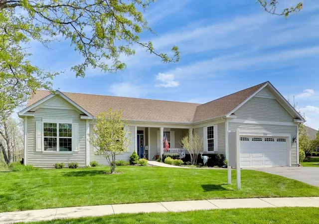 Homes for sale in Antioch, IL | 1126 Oak Point Ct, Antioch, IL 60002 | MLS# 12687716