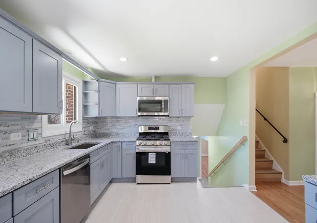 5th image of 191 Montclare Ln, Wood Dale, IL 60191 | MLS# 12687719