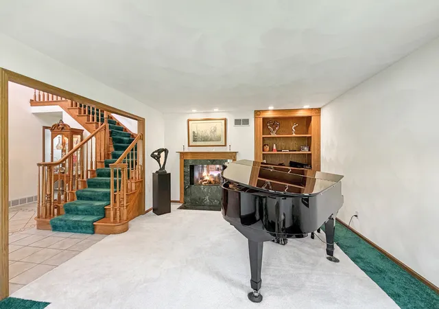 Photo 4 of Single family home for sale at 1954 Delmar Dr, Freeport, IL 61032 | MLS# 12687731 | Listing updated on 2026-10-22